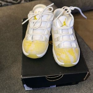 Jordan Retro 11 Low (Toddler)